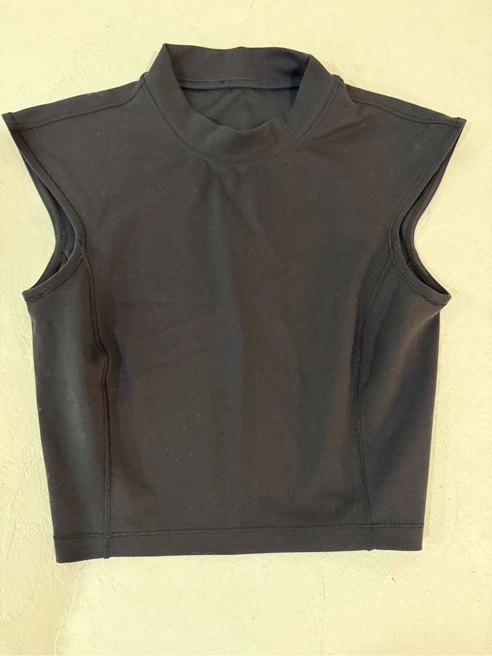 Lululemon mock neck crop top